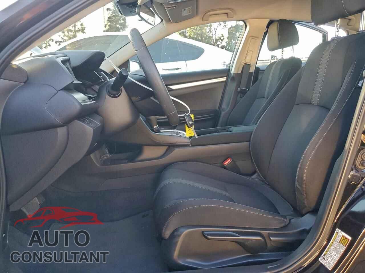 HONDA CIVIC 2019 - 2HGFC2F60KH565261