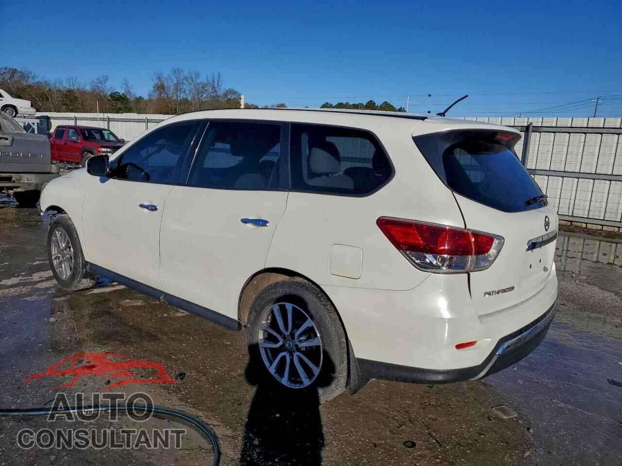 NISSAN PATHFINDER 2015 - 5N1AR2MN4FC628691