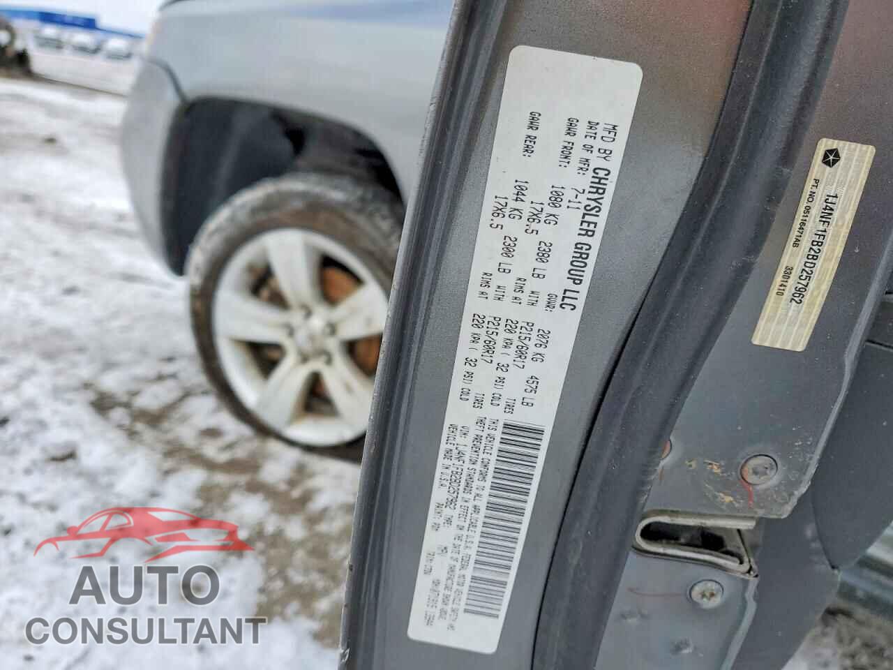 JEEP COMPASS 2011 - 1J4NF1FB2BD257962