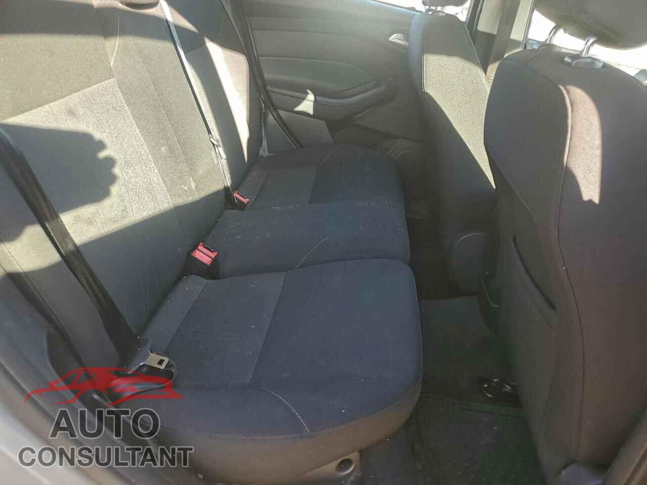 FORD FOCUS 2017 - 1FADP3K28HL212920