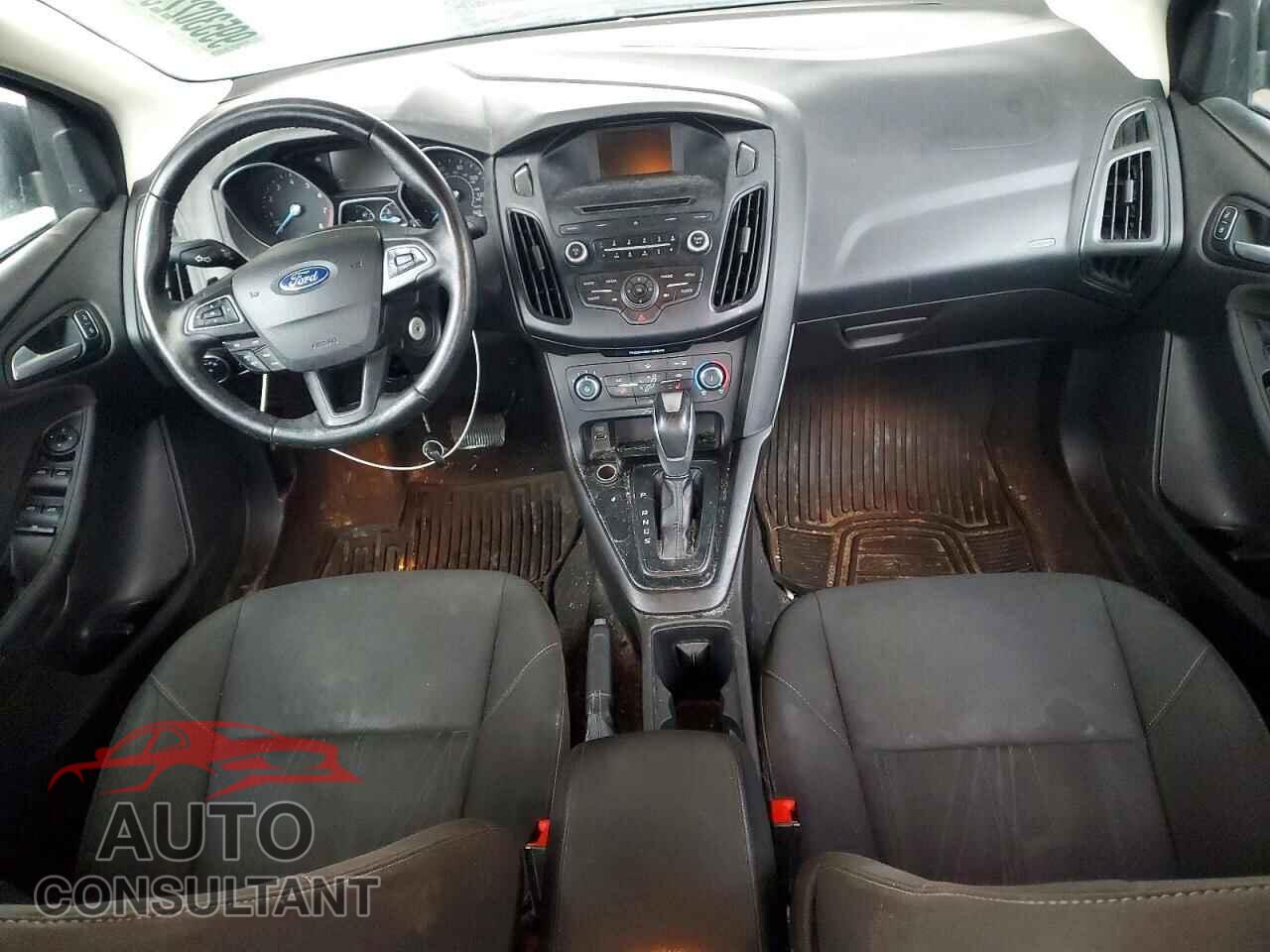 FORD FOCUS 2015 - 1FADP3F21FL286915