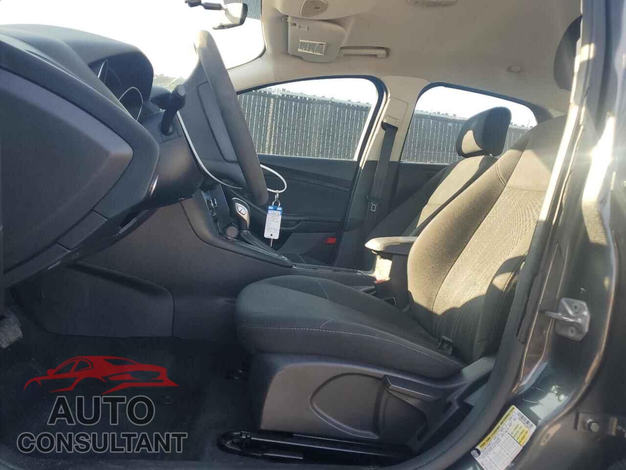 FORD FOCUS 2017 - 1FADP3F26HL280367