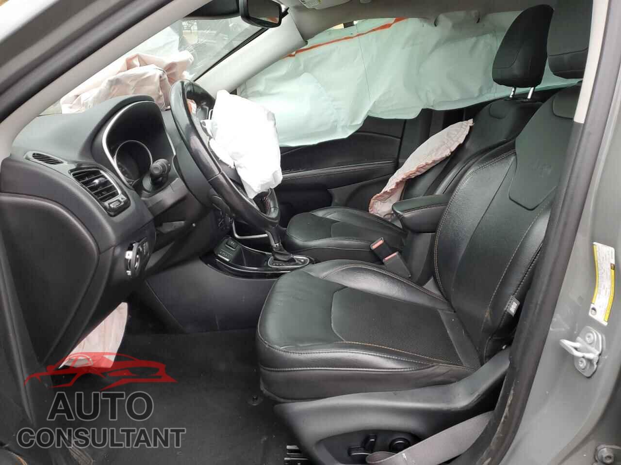 JEEP COMPASS 2019 - 3C4NJCCB1KT819347