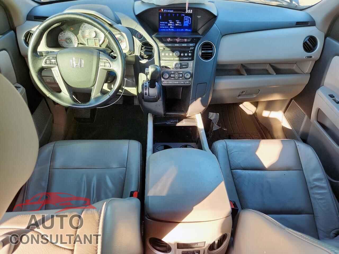 HONDA PILOT 2015 - 5FNYF3H50FB018155