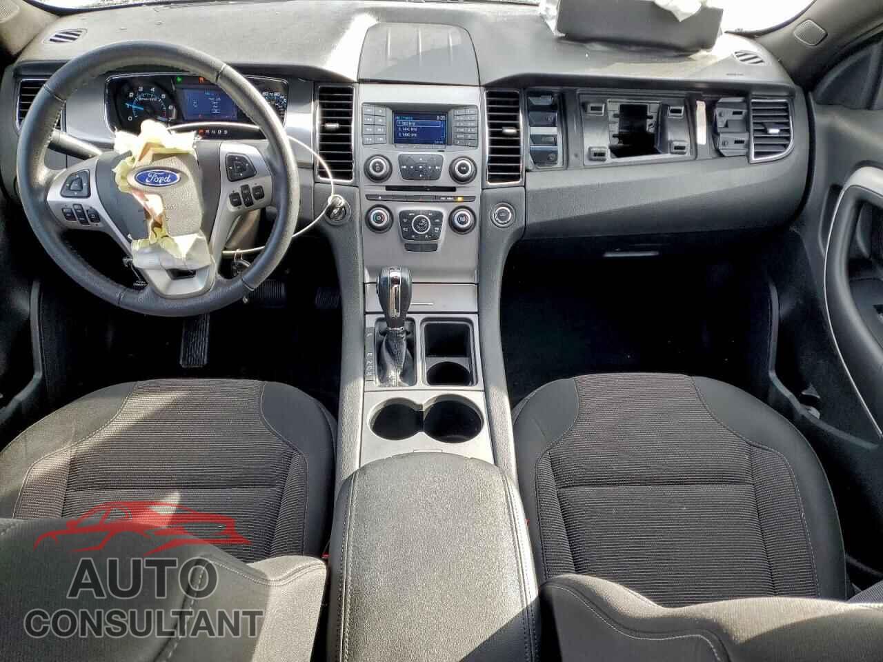 FORD TAURUS 2018 - 1FAHP2E85JG114096