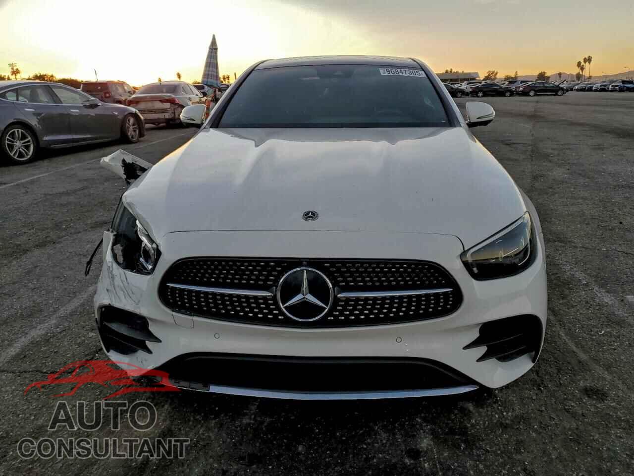 MERCEDES-BENZ E-CLASS 2021 - W1KZF8DBXMB004475