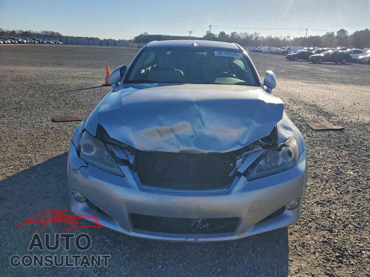 LEXUS IS 2011 - JTHFF2C25B2520606