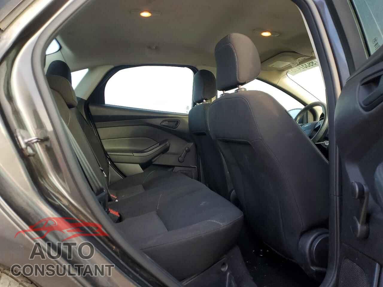 FORD FOCUS 2015 - 1FADP3E20FL254992