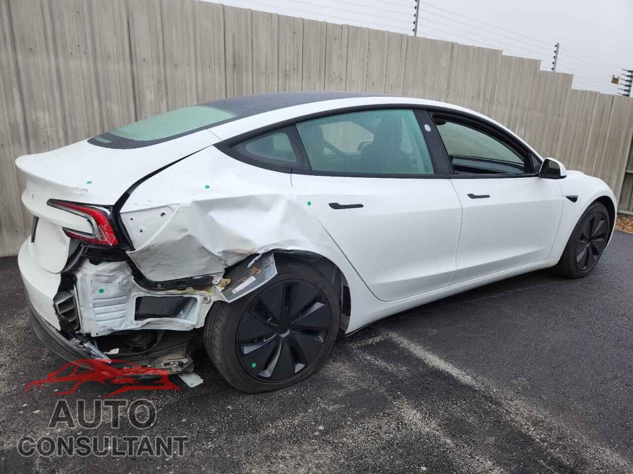 TESLA MODEL 3 2024 - 5YJ3E1EA3RF842755