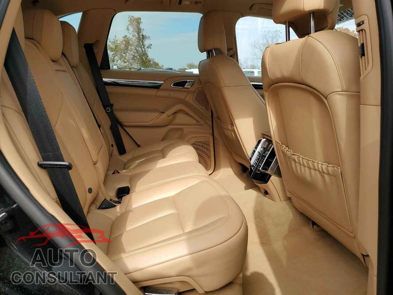 PORSCHE CAYENNE 2016 - WP1AA2A23GLA11143