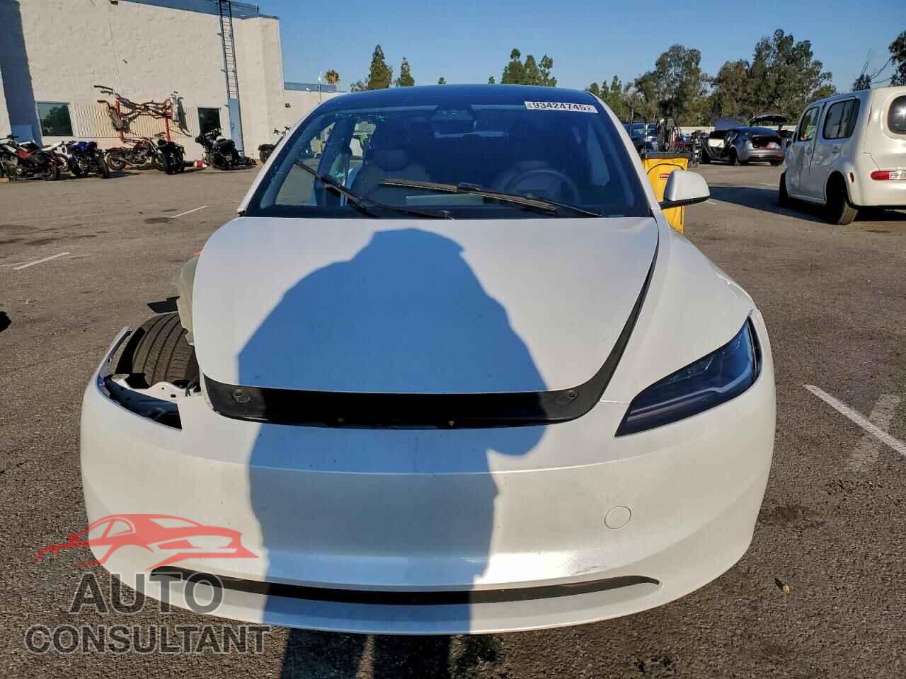 TESLA MODEL 3 2024 - 5YJ3E1EB1RF817328