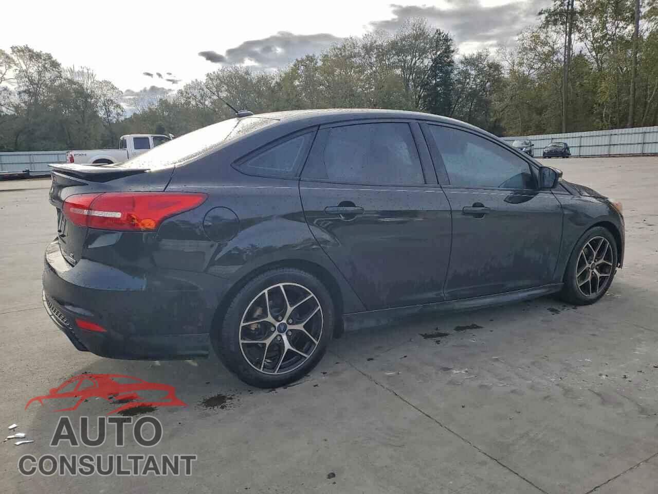 FORD FOCUS 2015 - 1FADP3F29FL292266