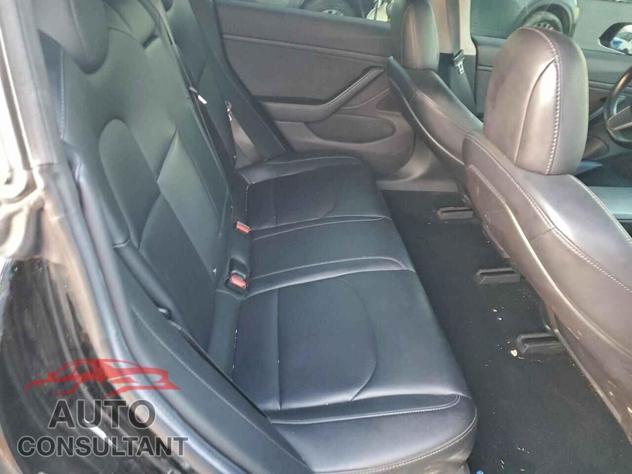 TESLA MODEL 3 2018 - 5YJ3E1EA8JF004807