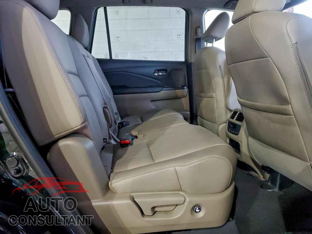 HONDA PILOT 2017 - 5FNYF6H59HB077855