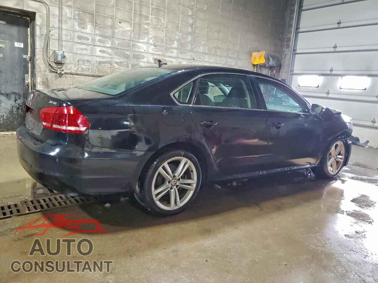 VOLKSWAGEN PASSAT 2012 - 1VWBM7A33CC087665