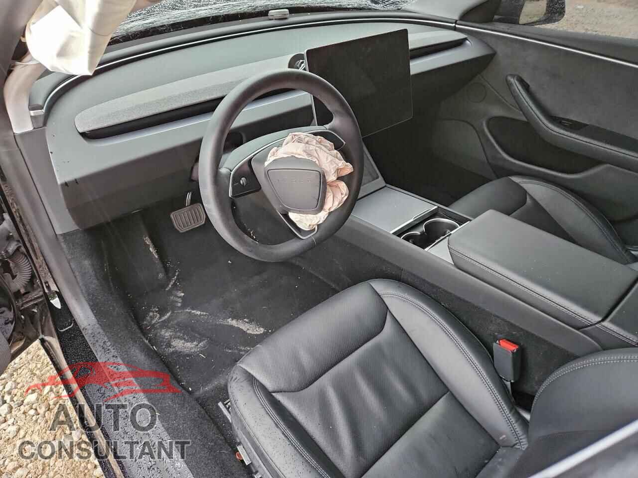 TESLA MODEL 3 2024 - 5YJ3E1EB2RF717237