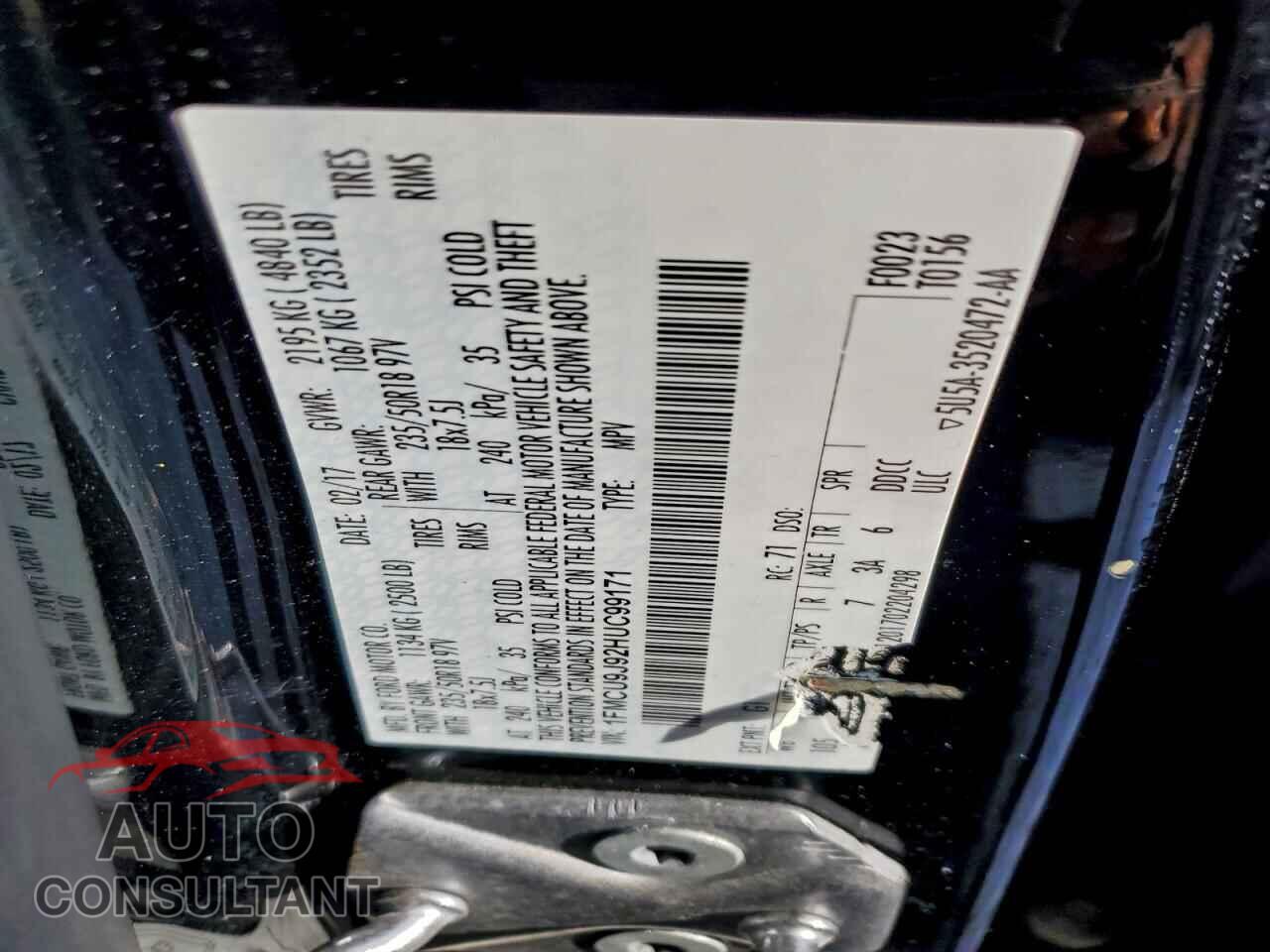 FORD ESCAPE 2017 - 1FMCU9J92HUC99171