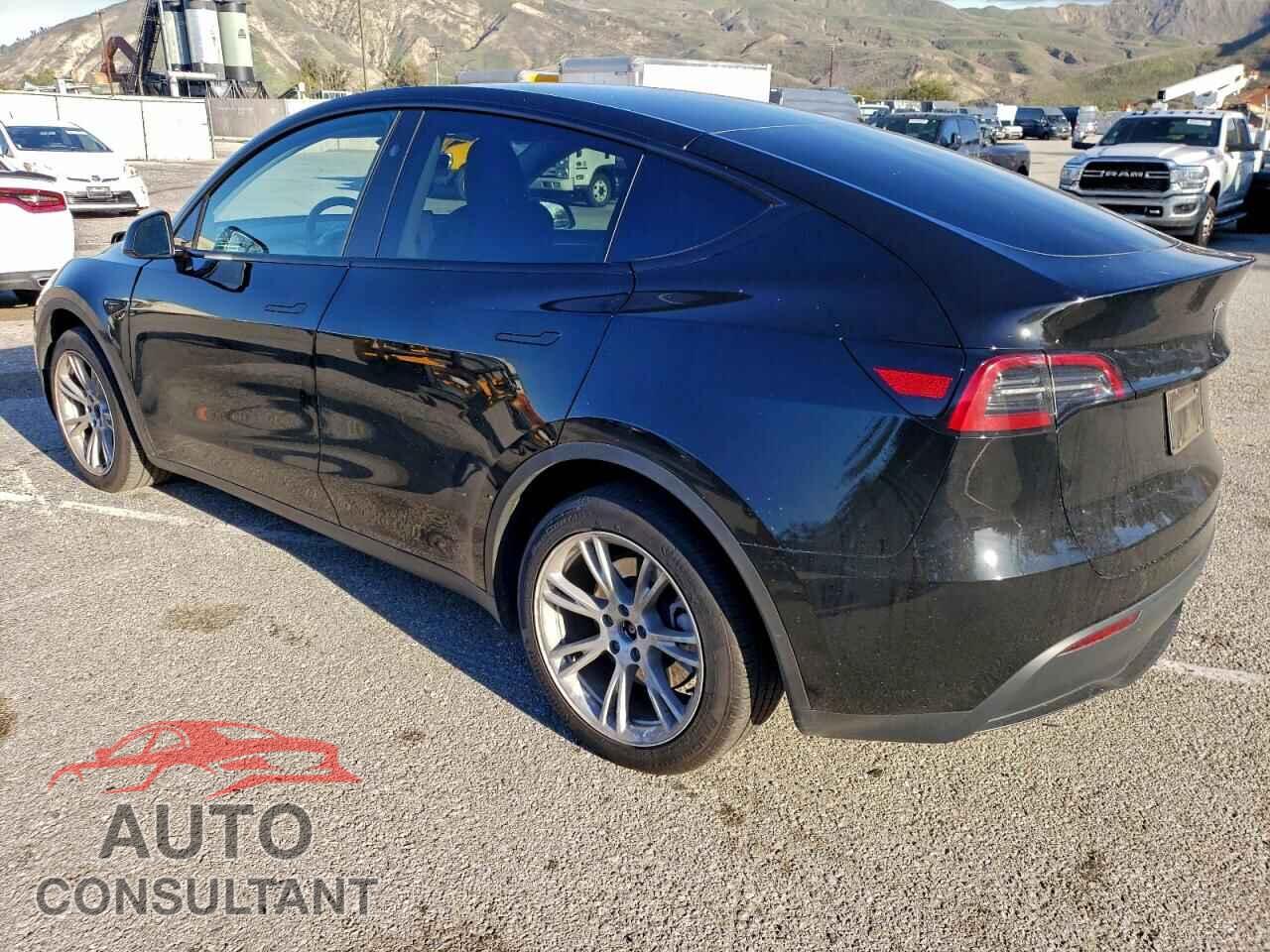 TESLA MODEL Y 2023 - 7SAYGDEE1PF908739