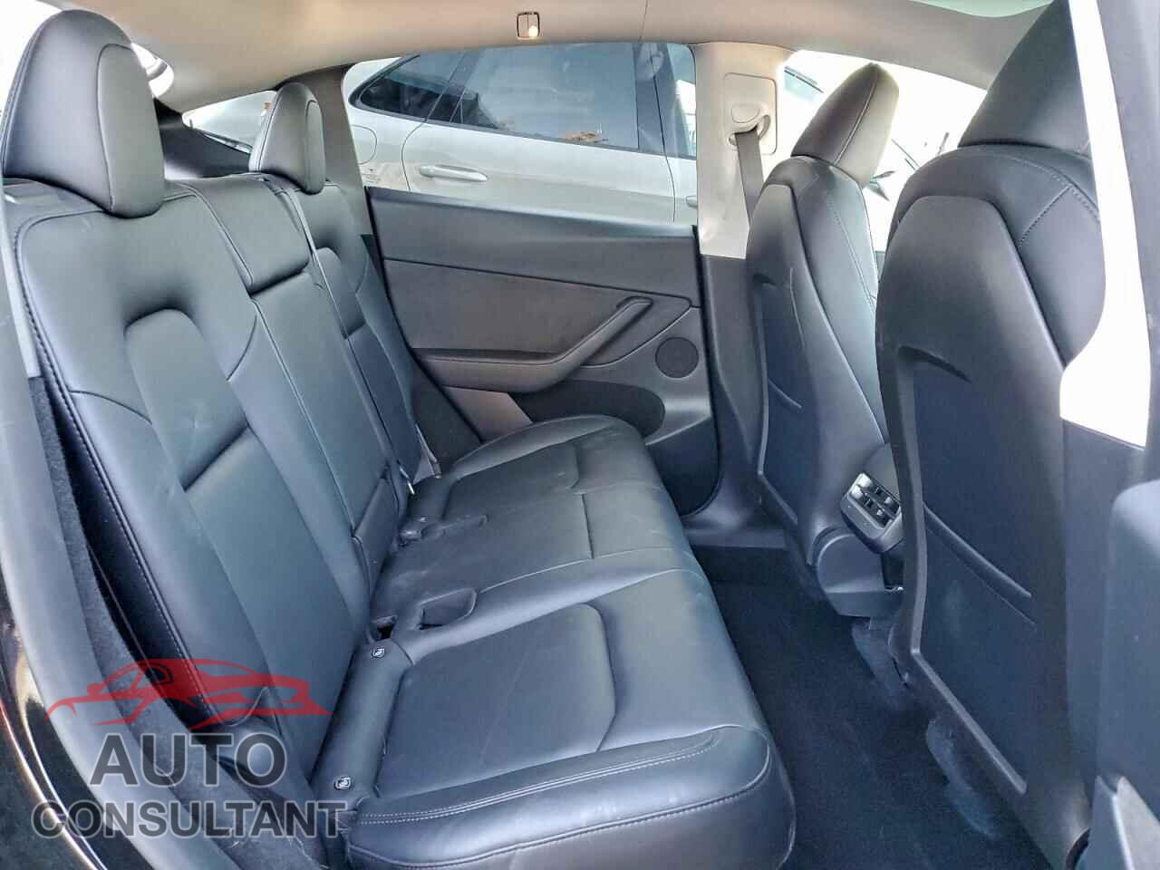 TESLA MODEL Y 2024 - 7SAYGDEE2RF089808