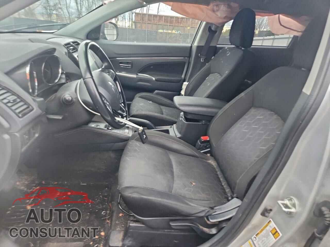 MITSUBISHI OUTLANDER 2020 - JA4AR3AU0LU028739