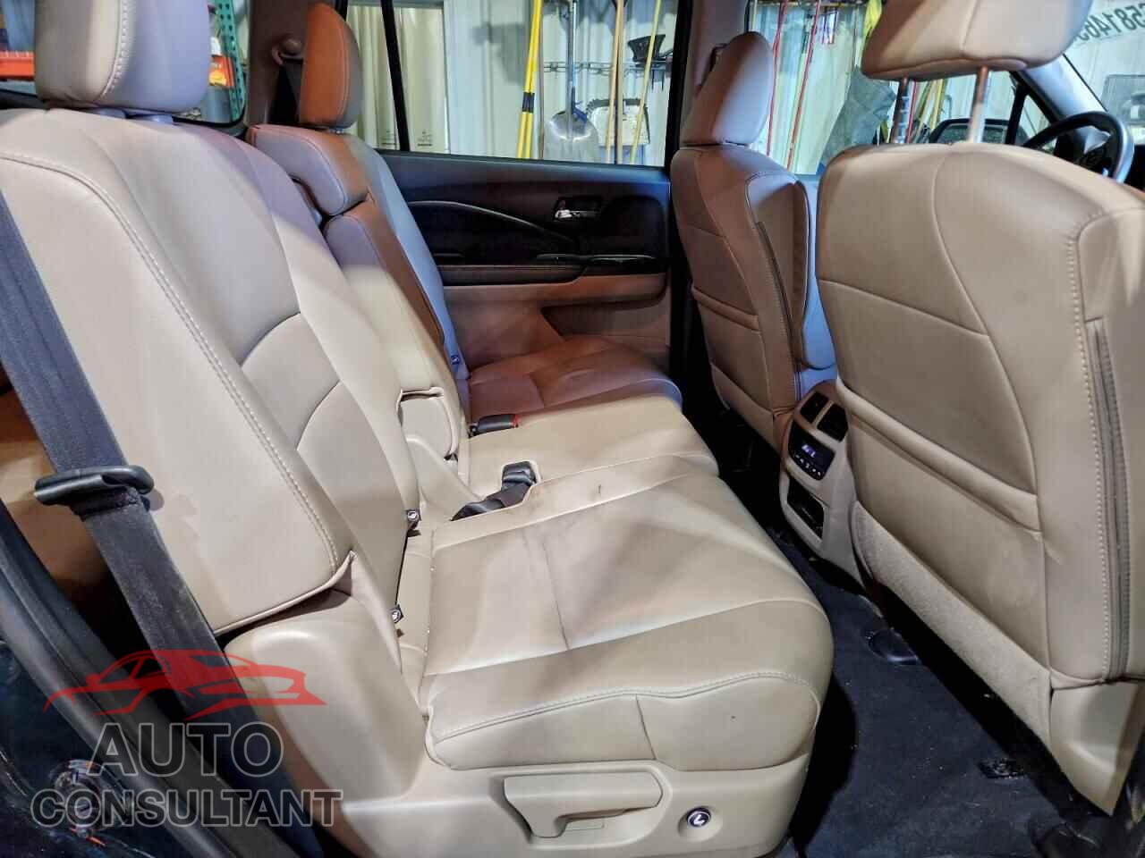 HONDA PILOT 2017 - 5FNYF6H57HB041792