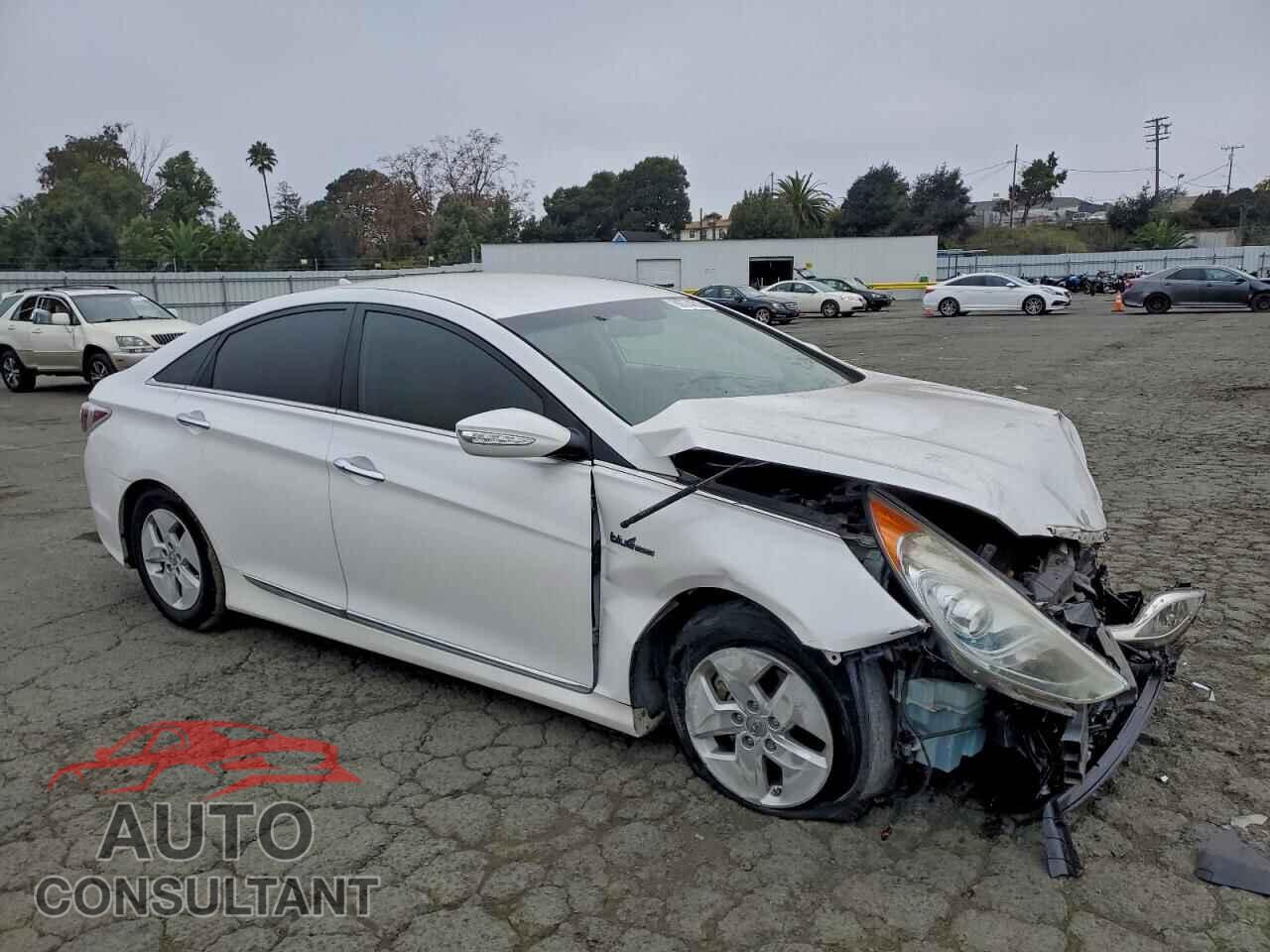 HYUNDAI SONATA 2011 - KMHEC4A41BA003472
