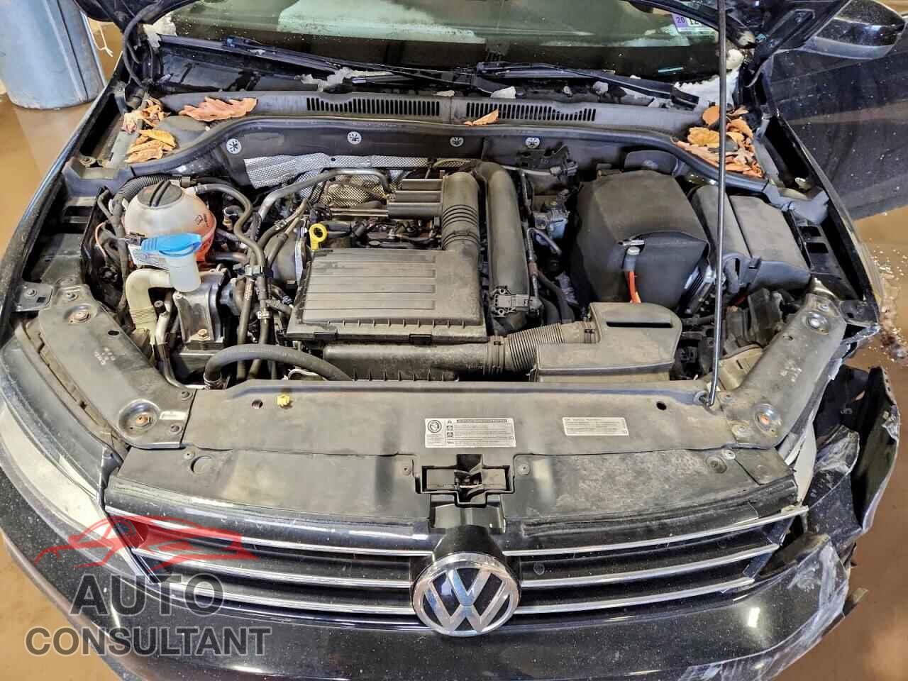 VOLKSWAGEN JETTA 2017 - 3VW2B7AJXHM252363