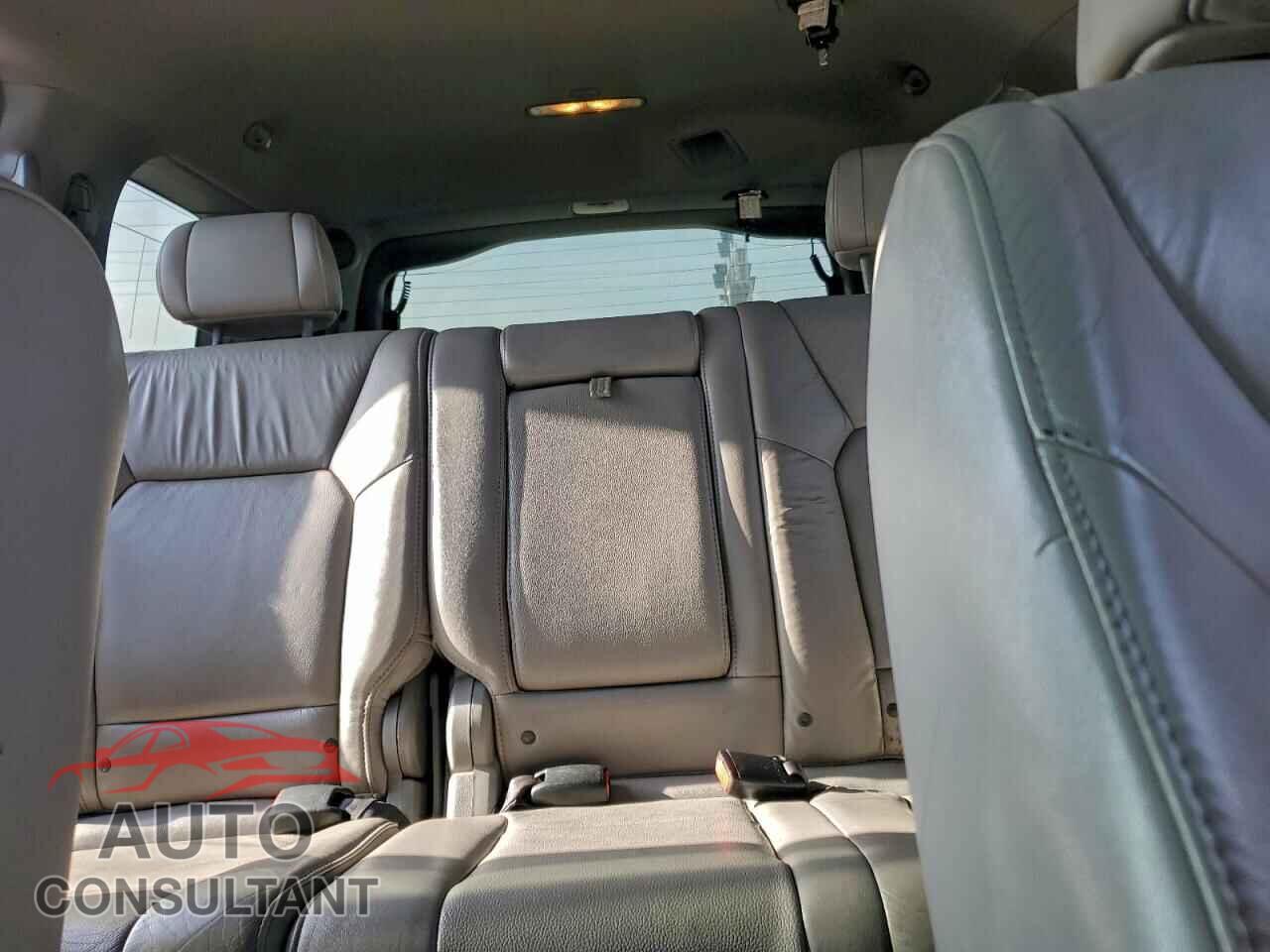HONDA PILOT 2011 - 5FNYF4H71BB086305
