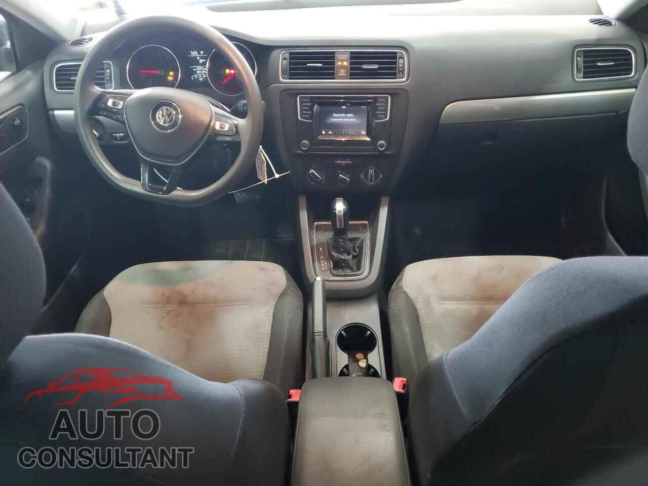 VOLKSWAGEN JETTA 2017 - 3VW2B7AJ8HM334012