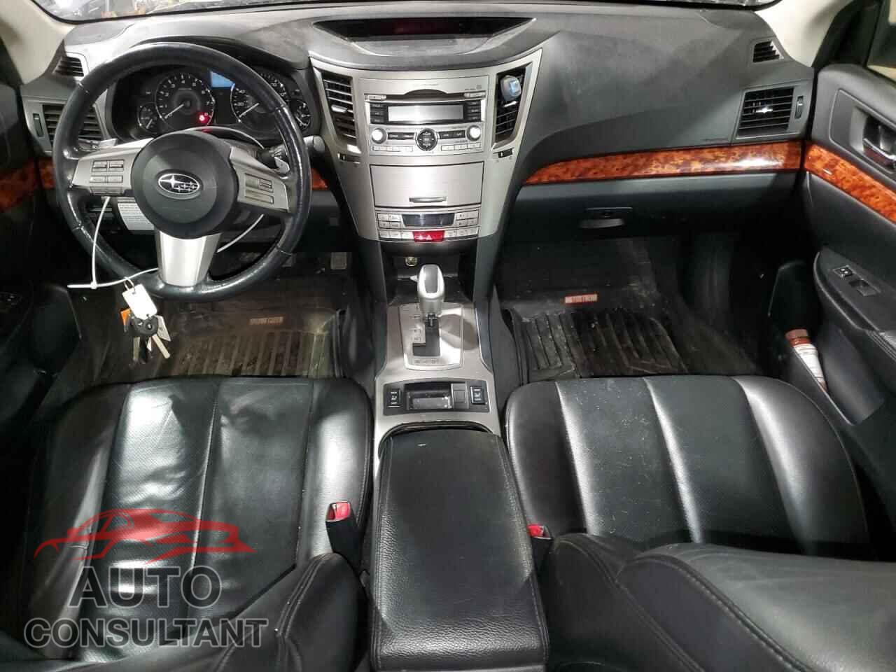 SUBARU OUTBACK 2010 - 4S4BRBKC8A3330465