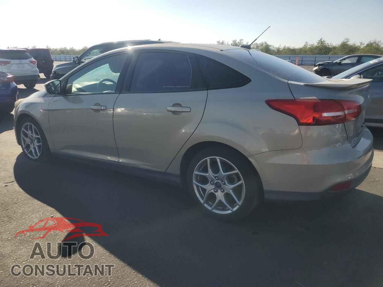 FORD FOCUS 2015 - 1FADP3F25FL324601