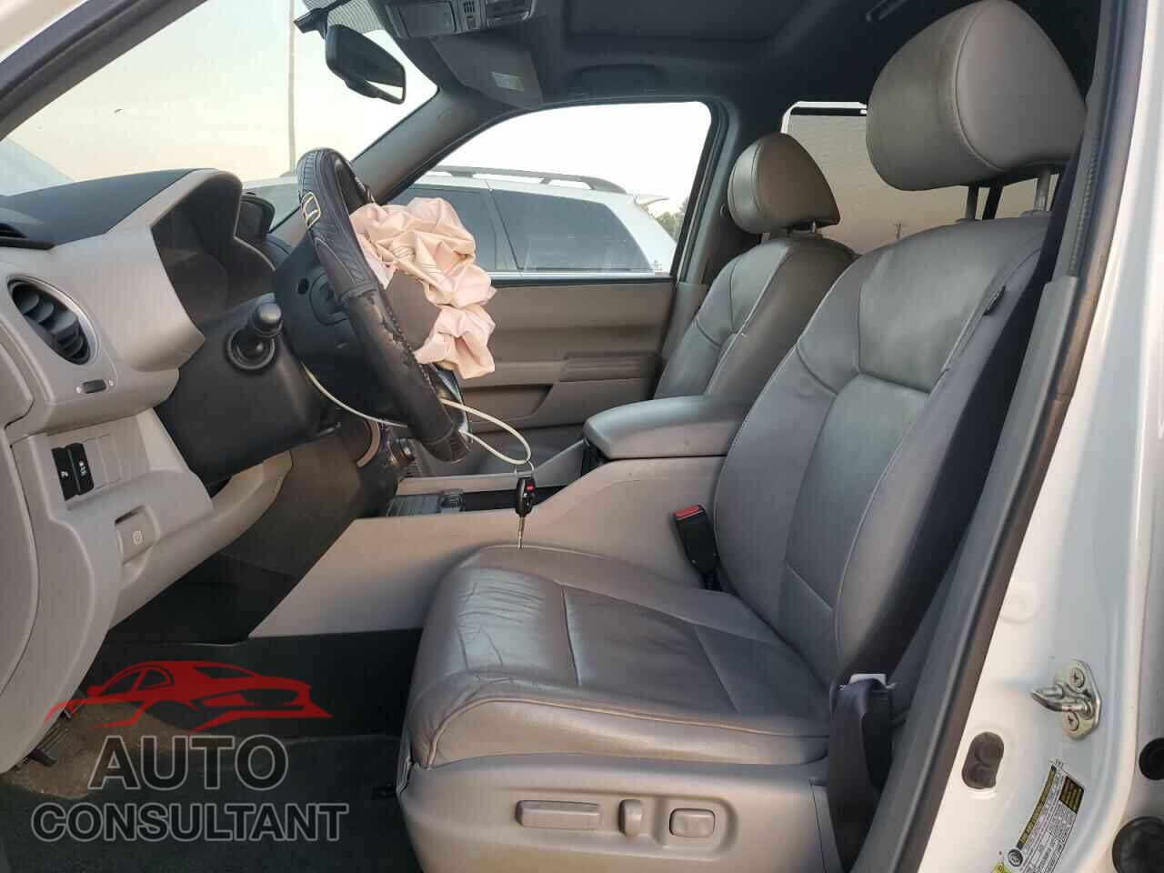HONDA PILOT 2014 - 5FNYF3H90EB010395