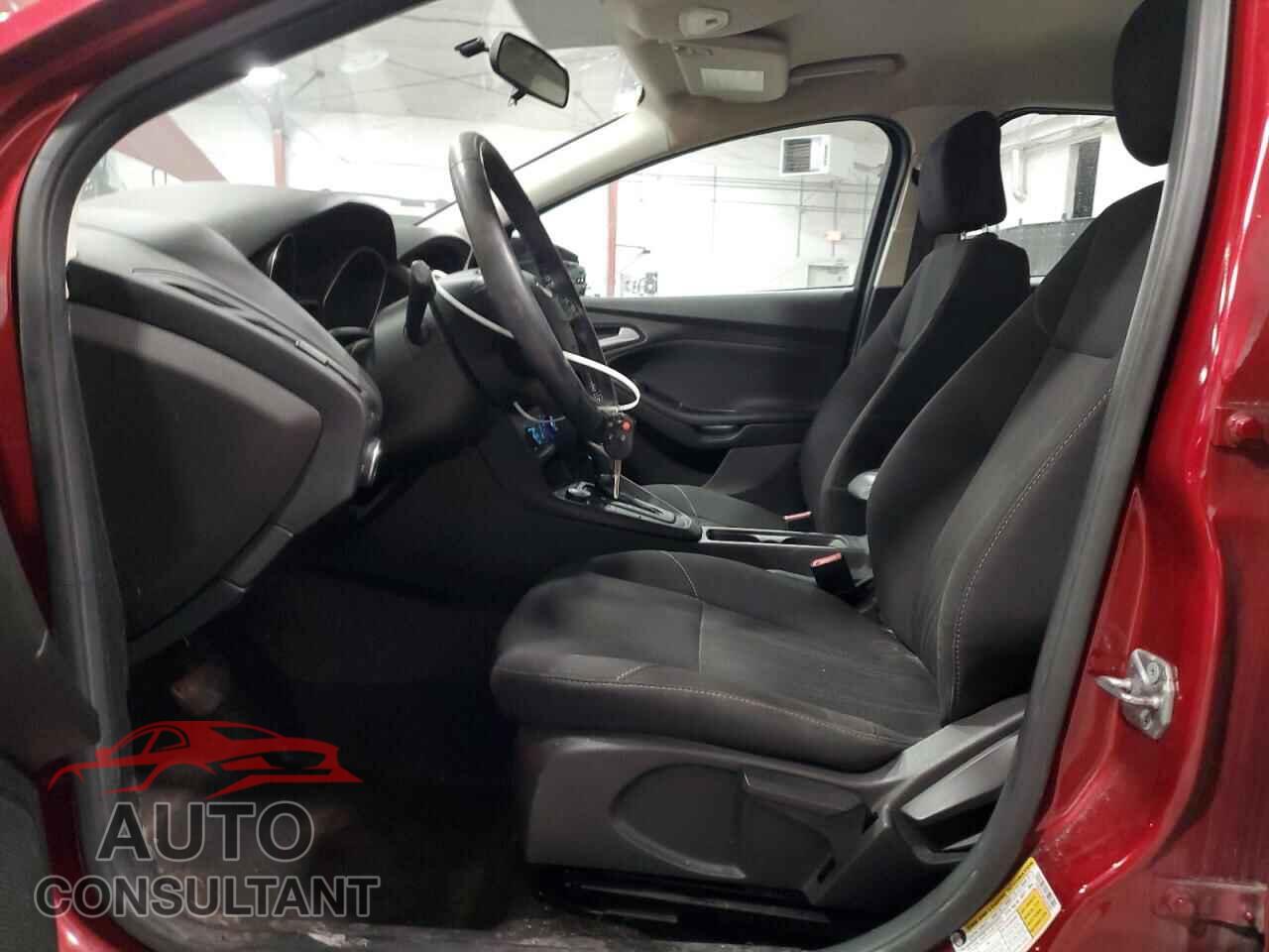 FORD FOCUS 2017 - 1FADP3F24HL207644