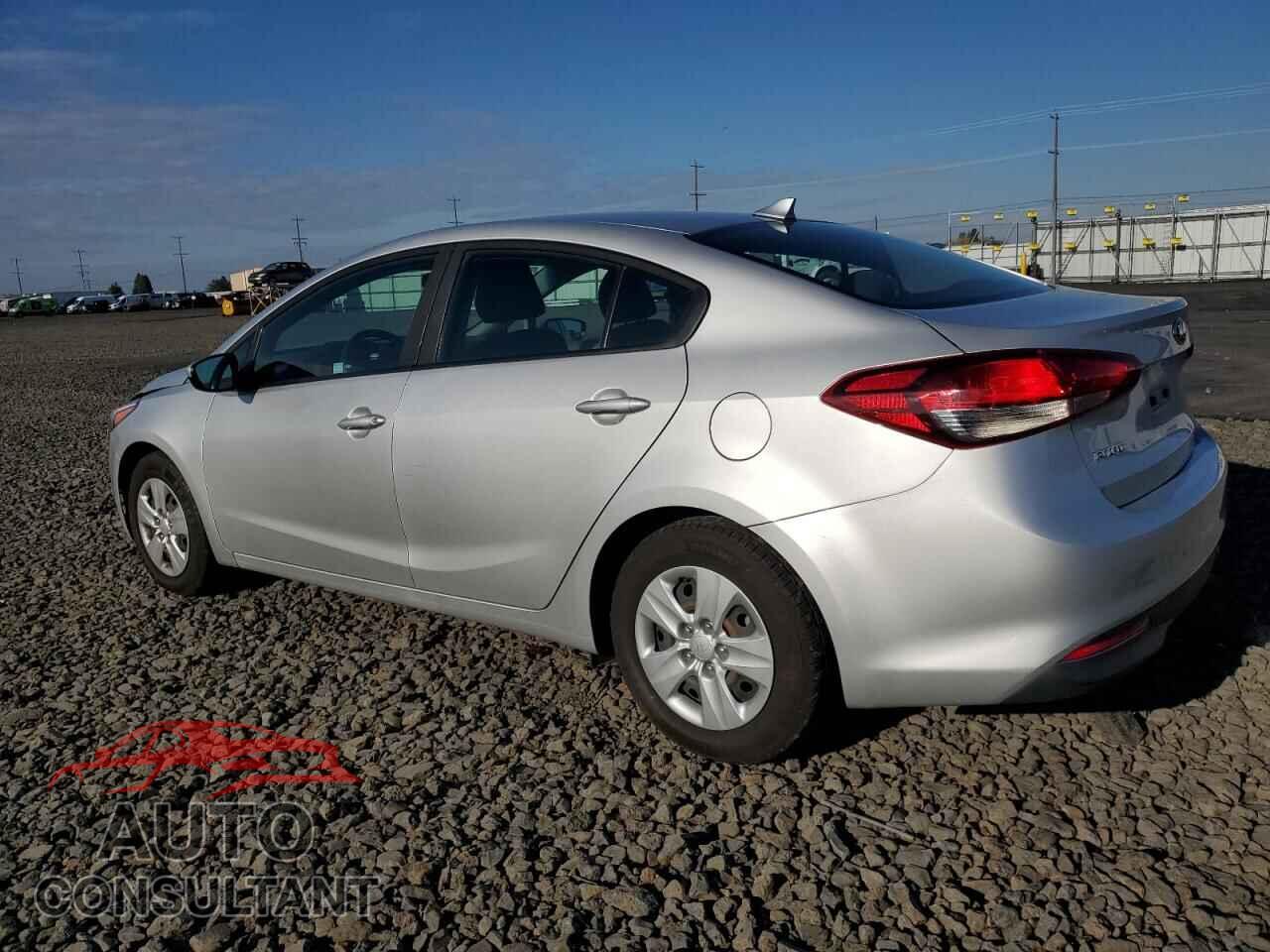 KIA FORTE 2017 - 3KPFK4A73HE137931