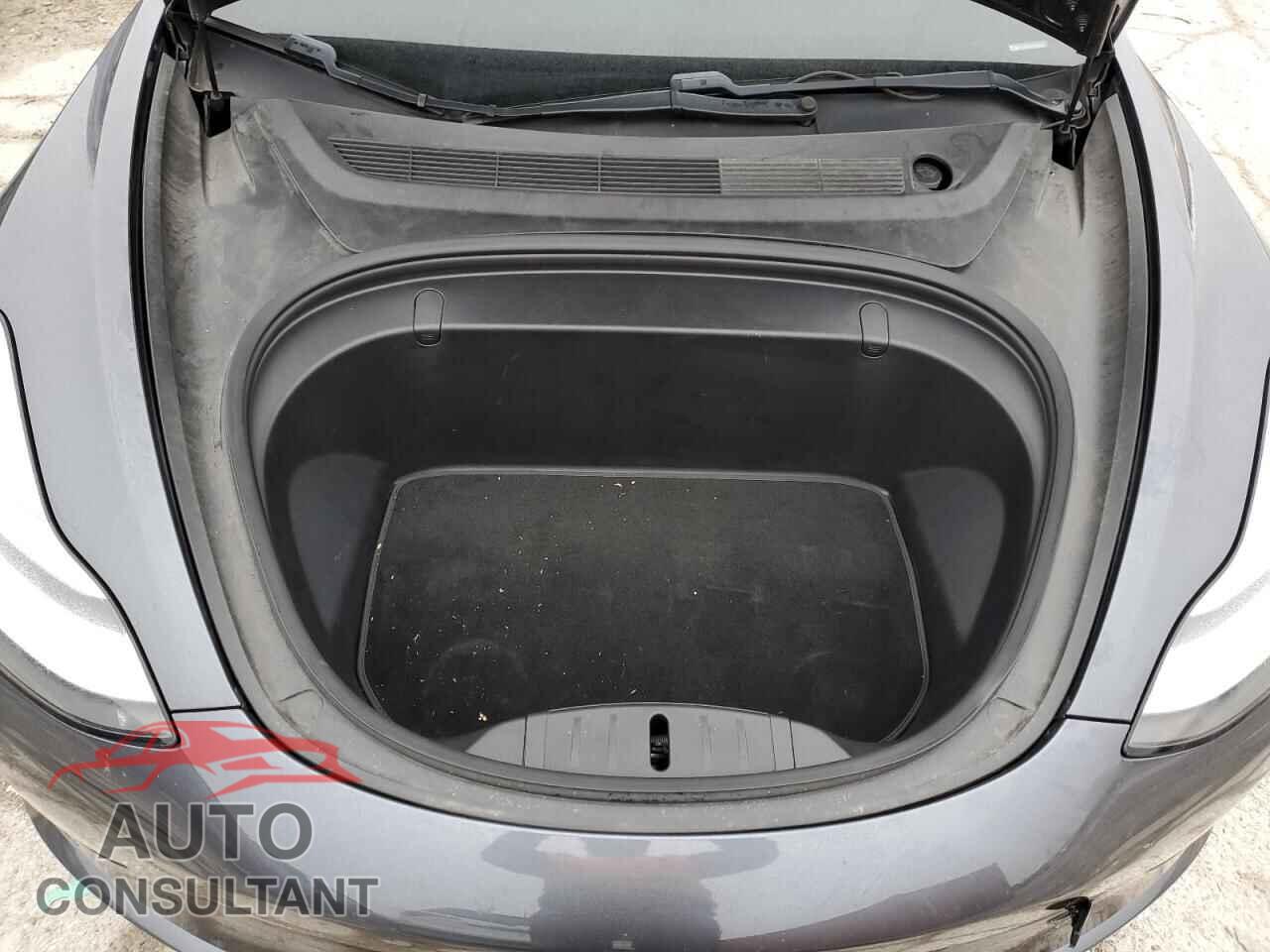 TESLA MODEL 3 2018 - 5YJ3E1EB0JF093104