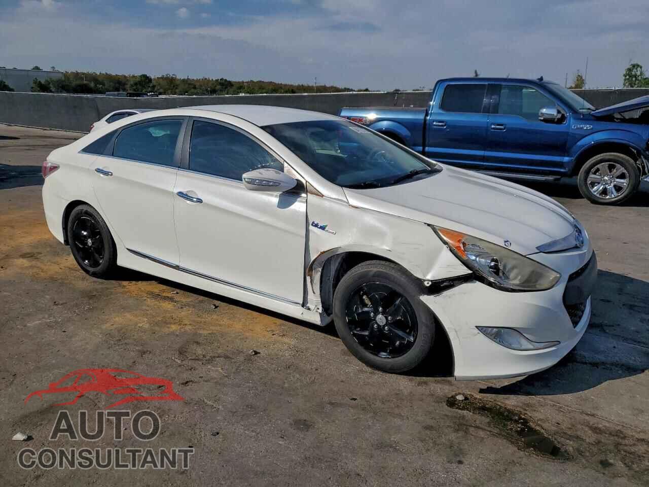 HYUNDAI SONATA 2014 - KMHEC4A46EA114586