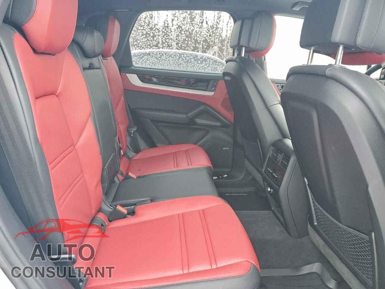 PORSCHE CAYENNE 2024 - WP1AA2AYXRDA13764