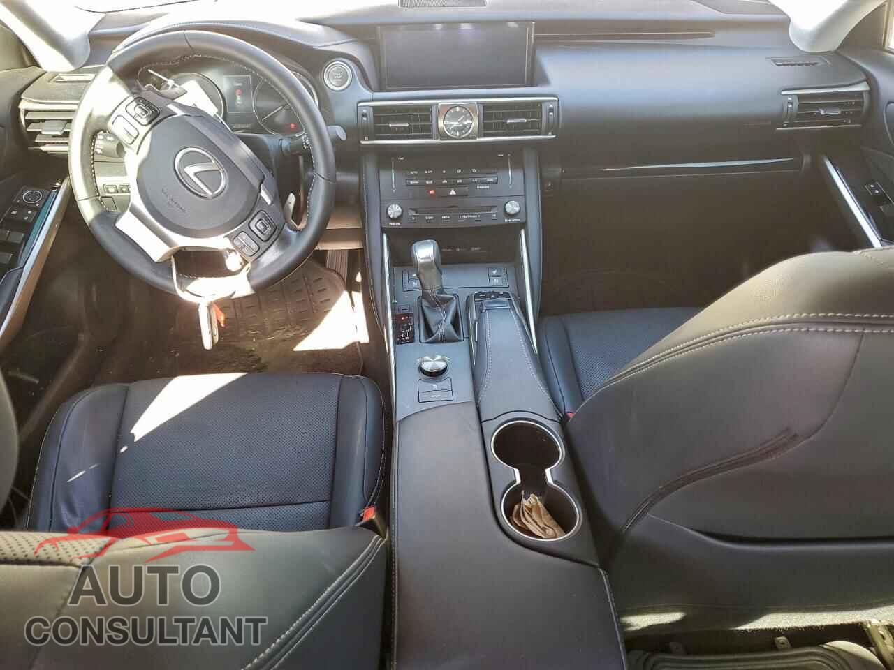 LEXUS IS 2017 - JTHBA1D20H5049879