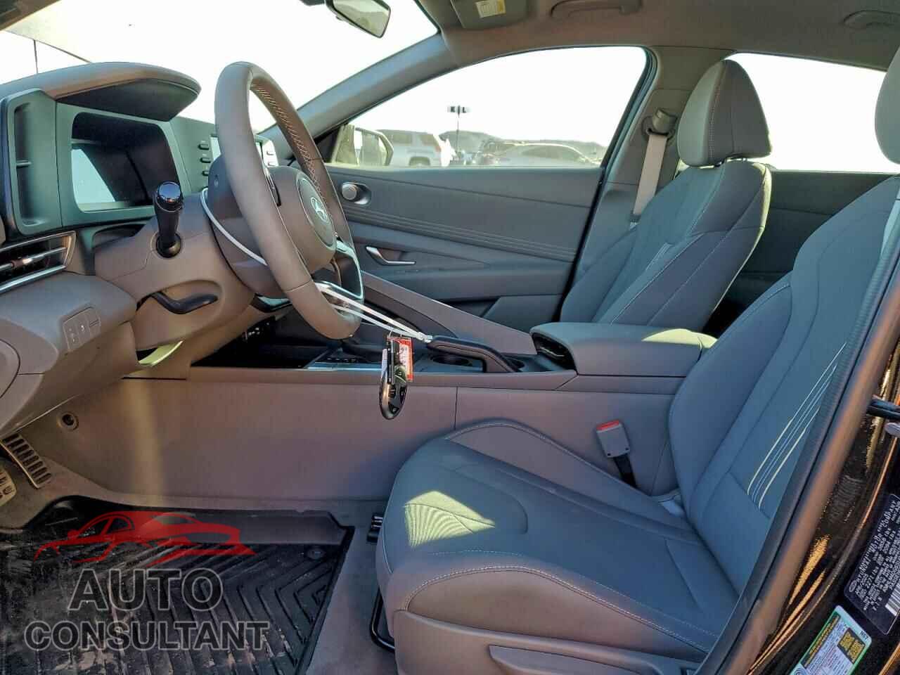 HYUNDAI ELANTRA 2025 - KMHLM4DG6SU017182