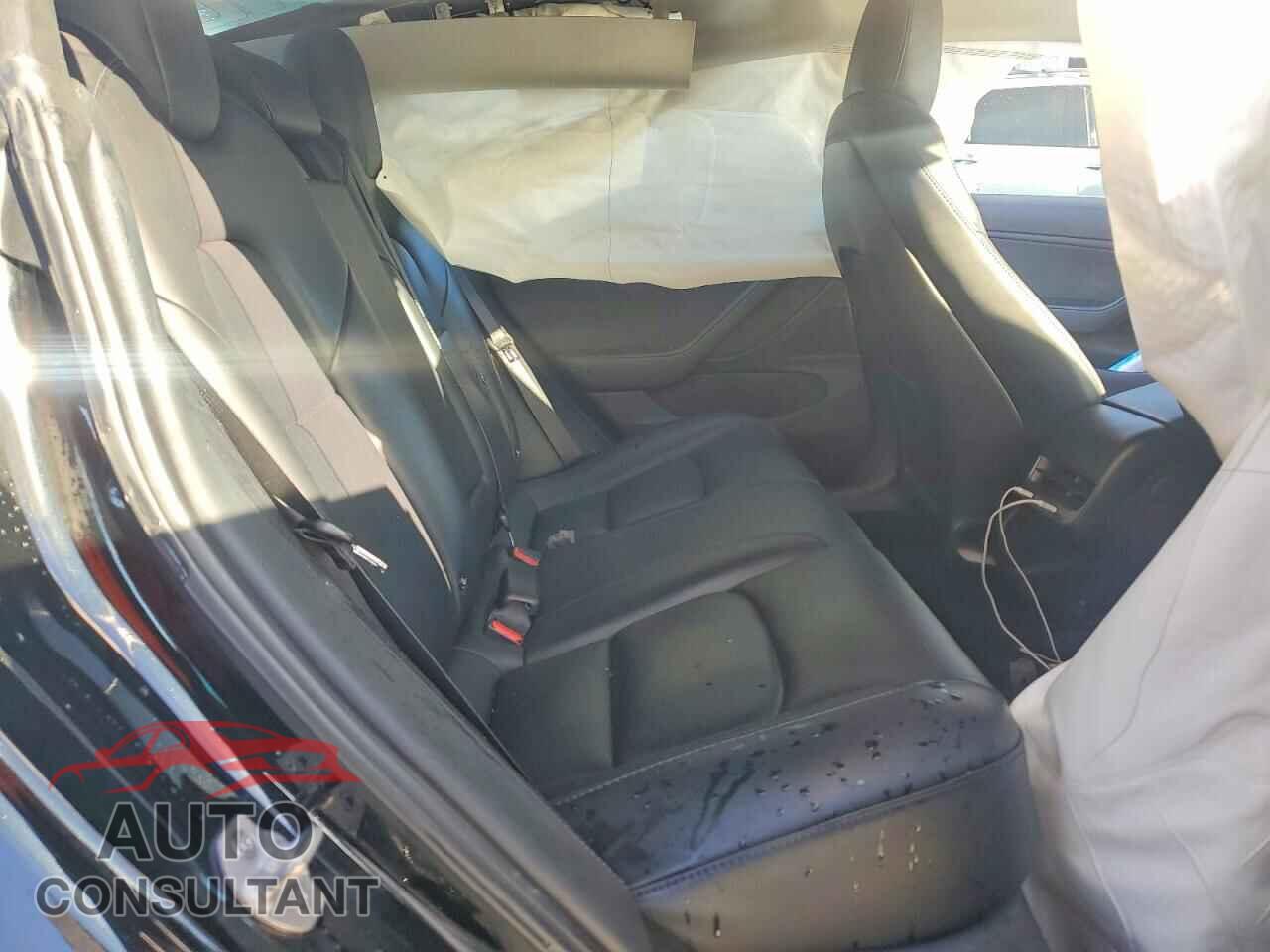 TESLA MODEL 3 2018 - 5YJ3E1EA5JF157404