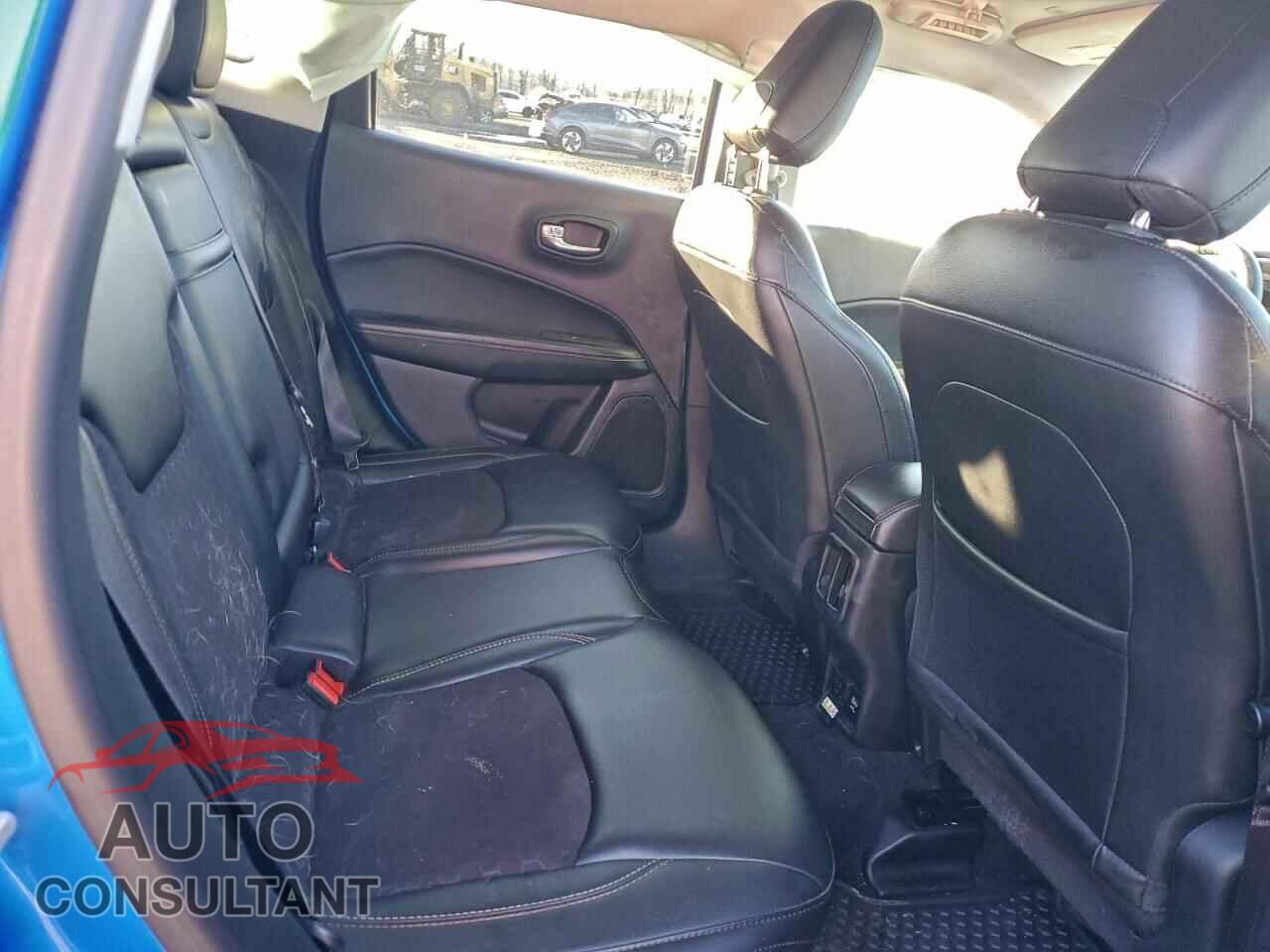JEEP COMPASS 2018 - 3C4NJDBB3JT207642