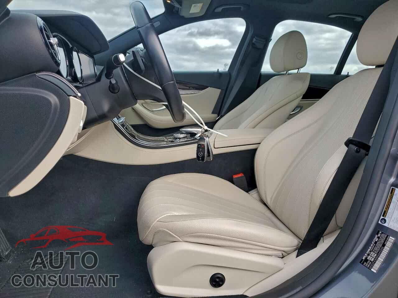 MERCEDES-BENZ E-CLASS 2019 - WDDZF4JB9KA645245