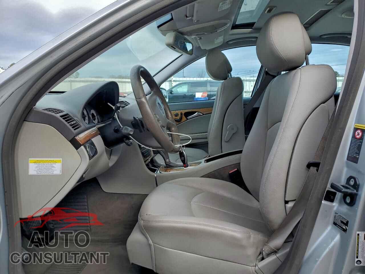 MERCEDES-BENZ E-CLASS 2009 - WDBUF56X99B386032