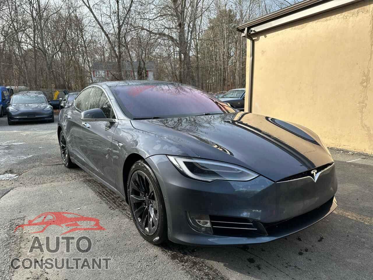 TESLA MODEL S 2018 - 5YJSA1E25JF243568