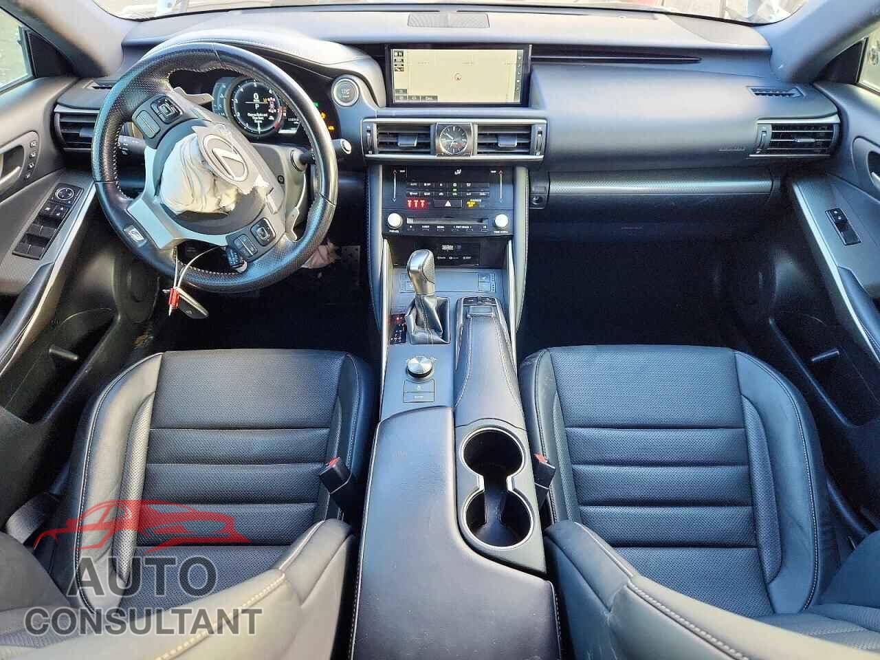 LEXUS IS 2018 - JTHBZ1D2XJ5032974
