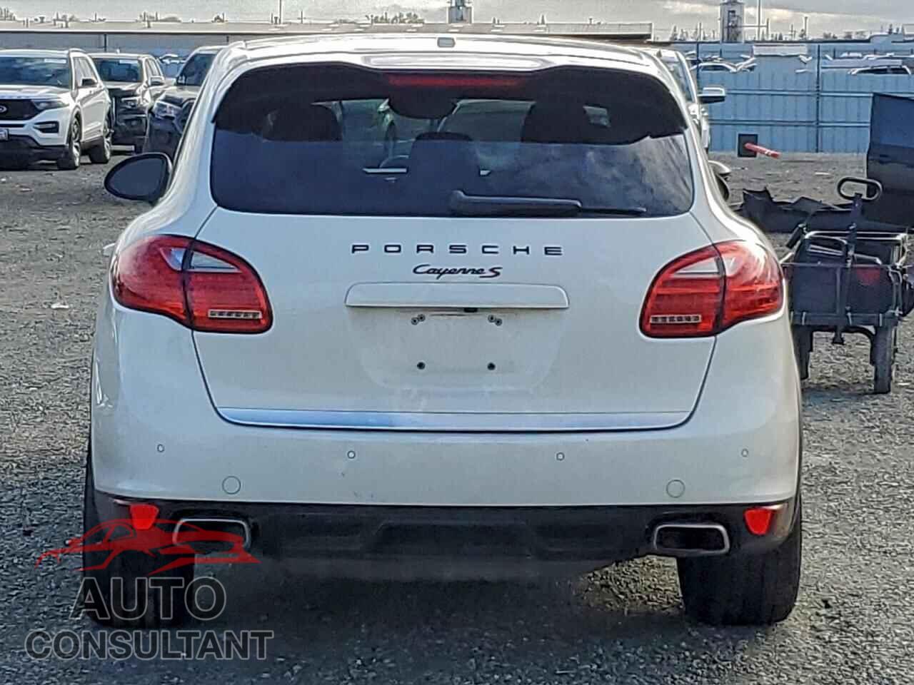 PORSCHE CAYENNE 2011 - WP1AB2A2XBLA47630