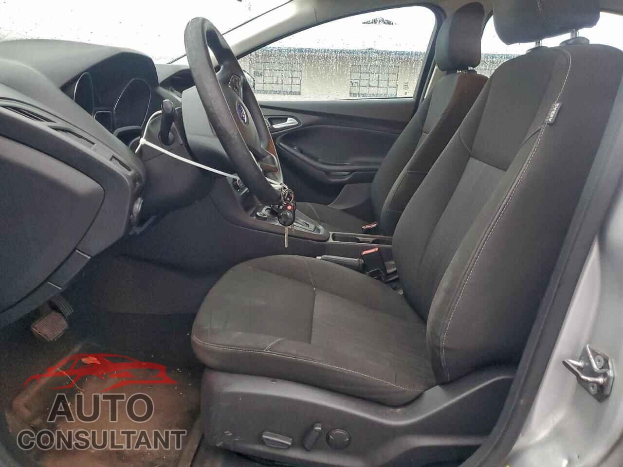 FORD FOCUS 2015 - 1FADP3F20FL237933