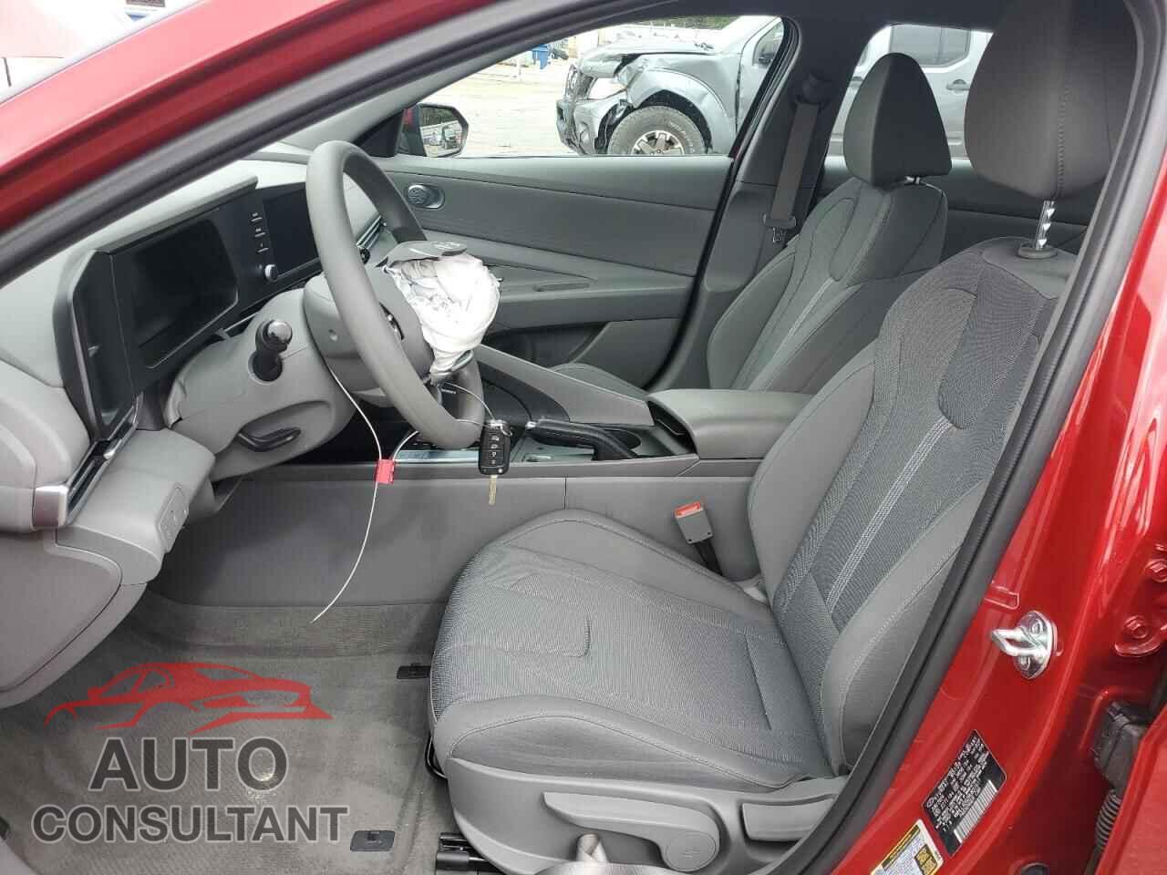 HYUNDAI ELANTRA 2024 - KMHLL4DG2RU831617