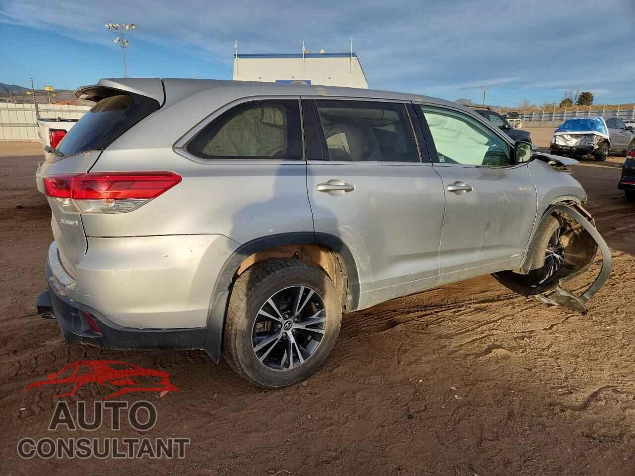 TOYOTA HIGHLANDER 2018 - 5TDBGRFH2JS042318