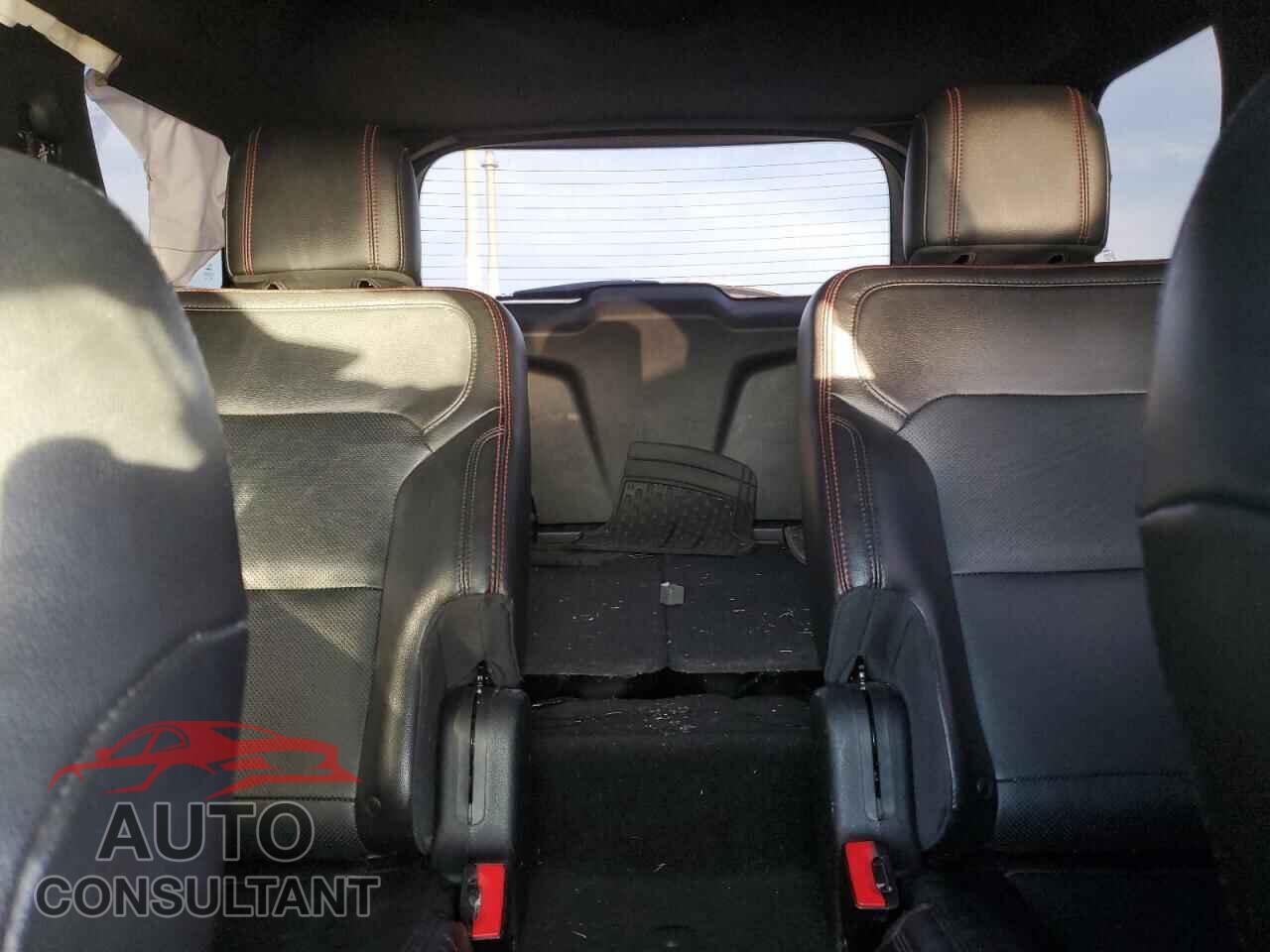 FORD EXPLORER 2018 - 1FM5K8GT3JGB43639